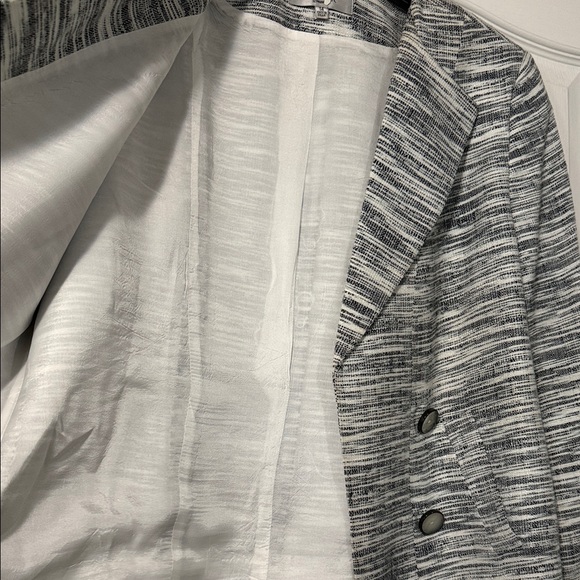 Kasper Monochrome Textured Blazer - Picture 9 of 9